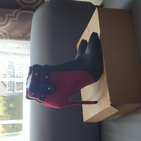 Boots - Picture 6 of 6